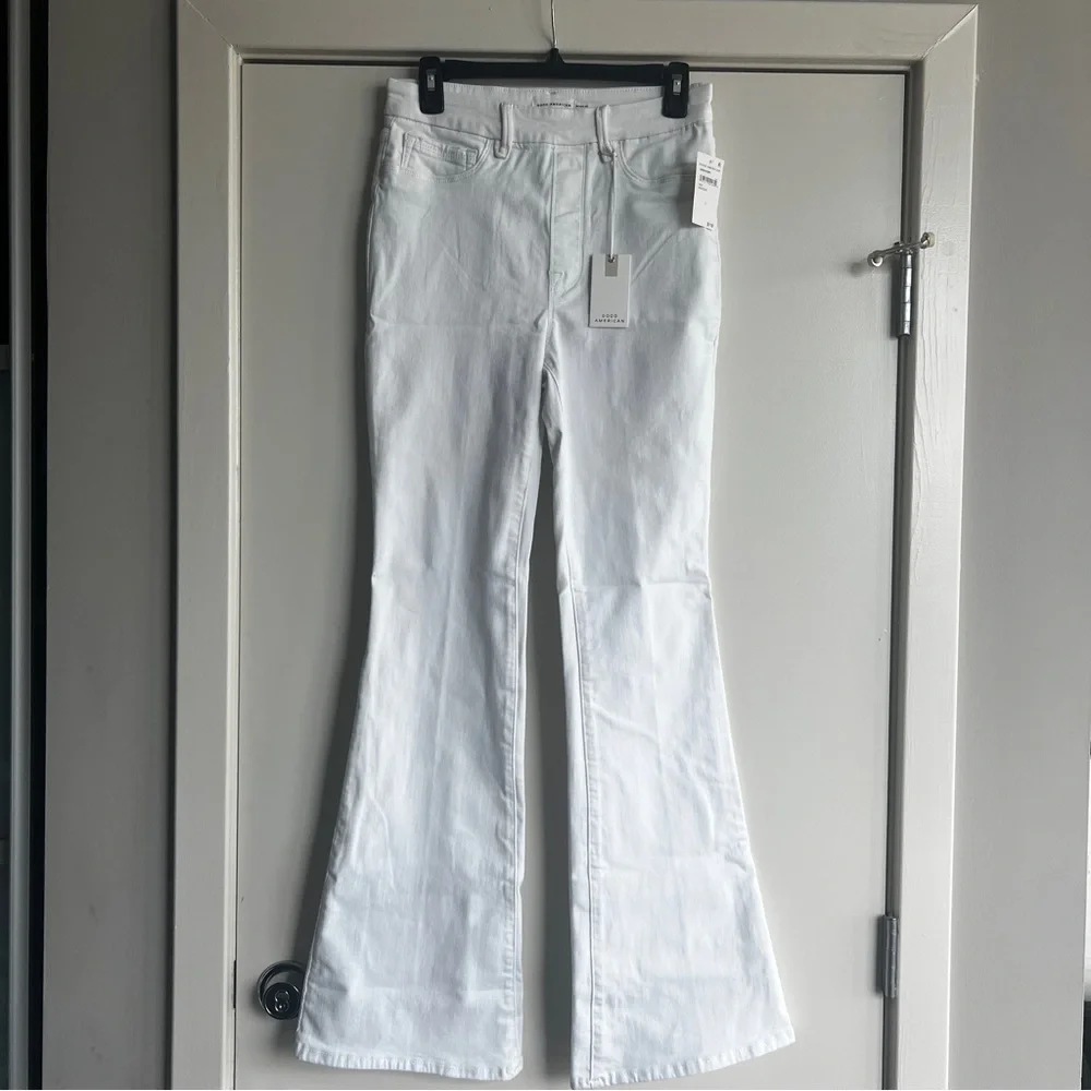 Good American Power Stretch Pull On Flare Jeans - Picture 4 of 8